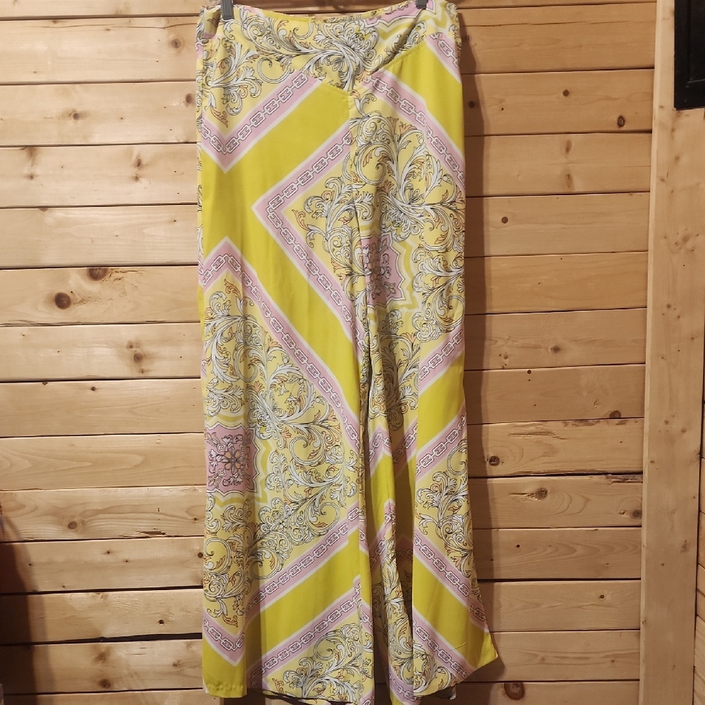 Forever 21 Contempoary Pants Size Large Wide Leg Floral